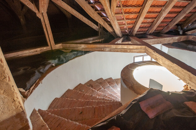 Podkroví nad točitým schodištěm 2021 | © Autor: Radomír Kočí, fotografie nepodléhá Creative Commons